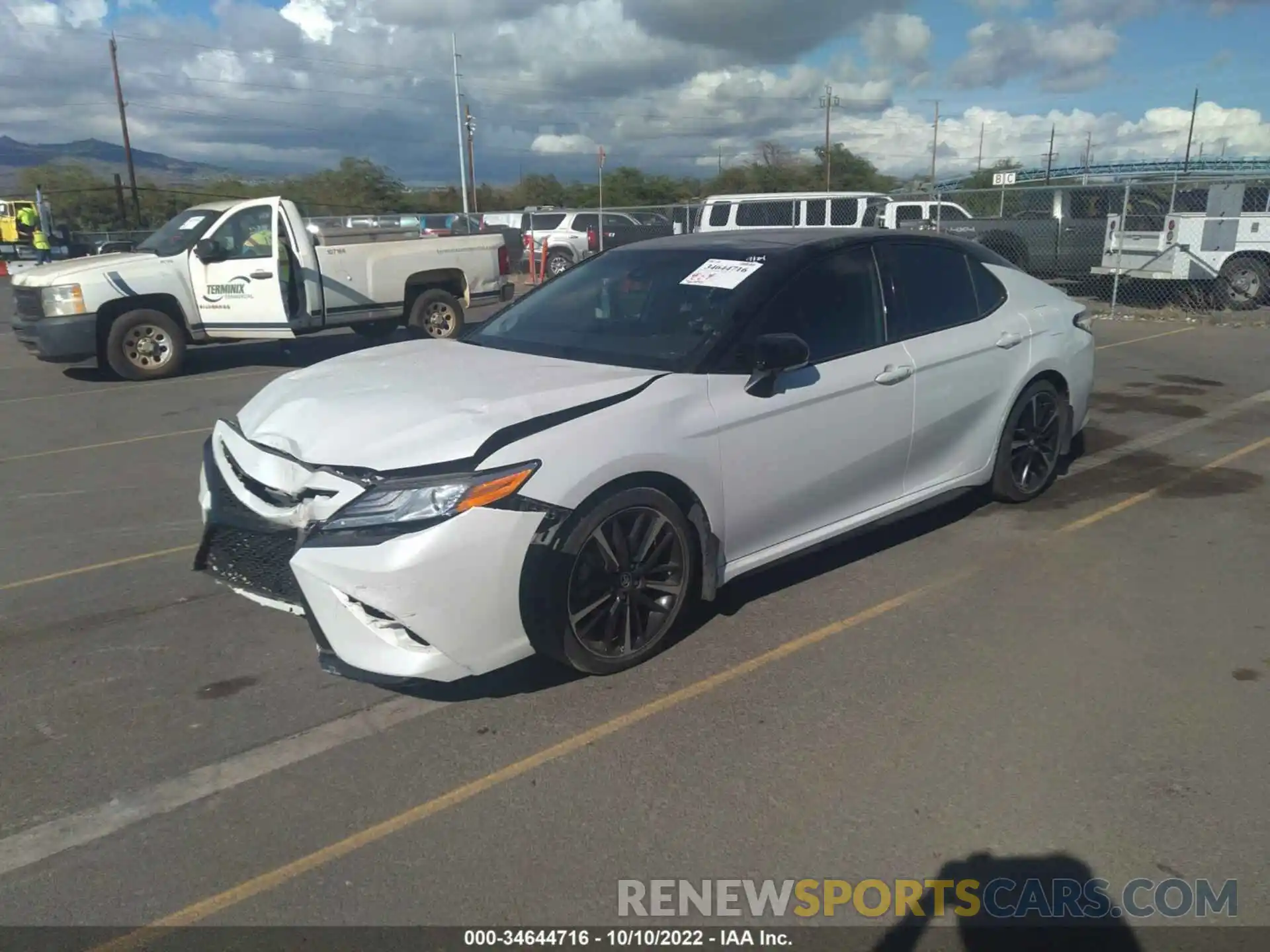 2 Photograph of a damaged car 4T1K61AKXLU335658 TOYOTA CAMRY 2020