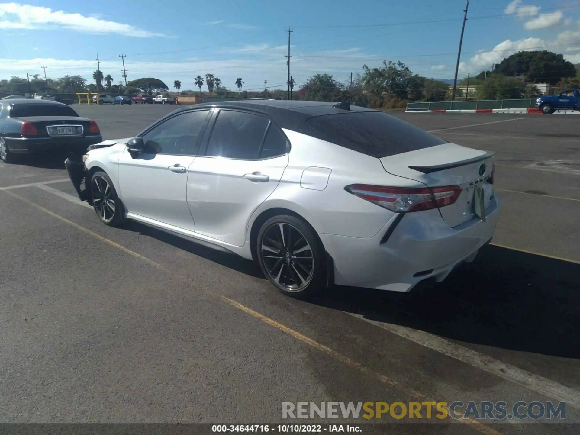 3 Photograph of a damaged car 4T1K61AKXLU335658 TOYOTA CAMRY 2020