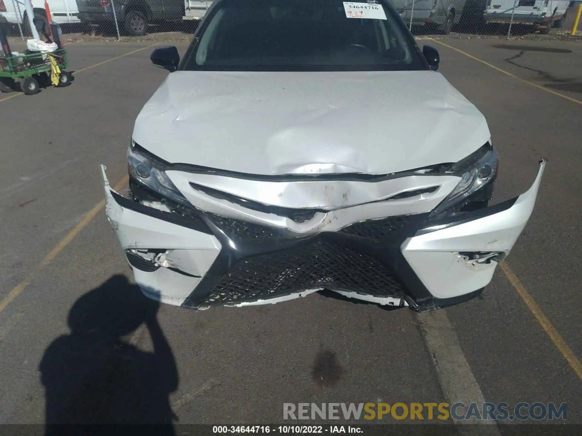 6 Photograph of a damaged car 4T1K61AKXLU335658 TOYOTA CAMRY 2020