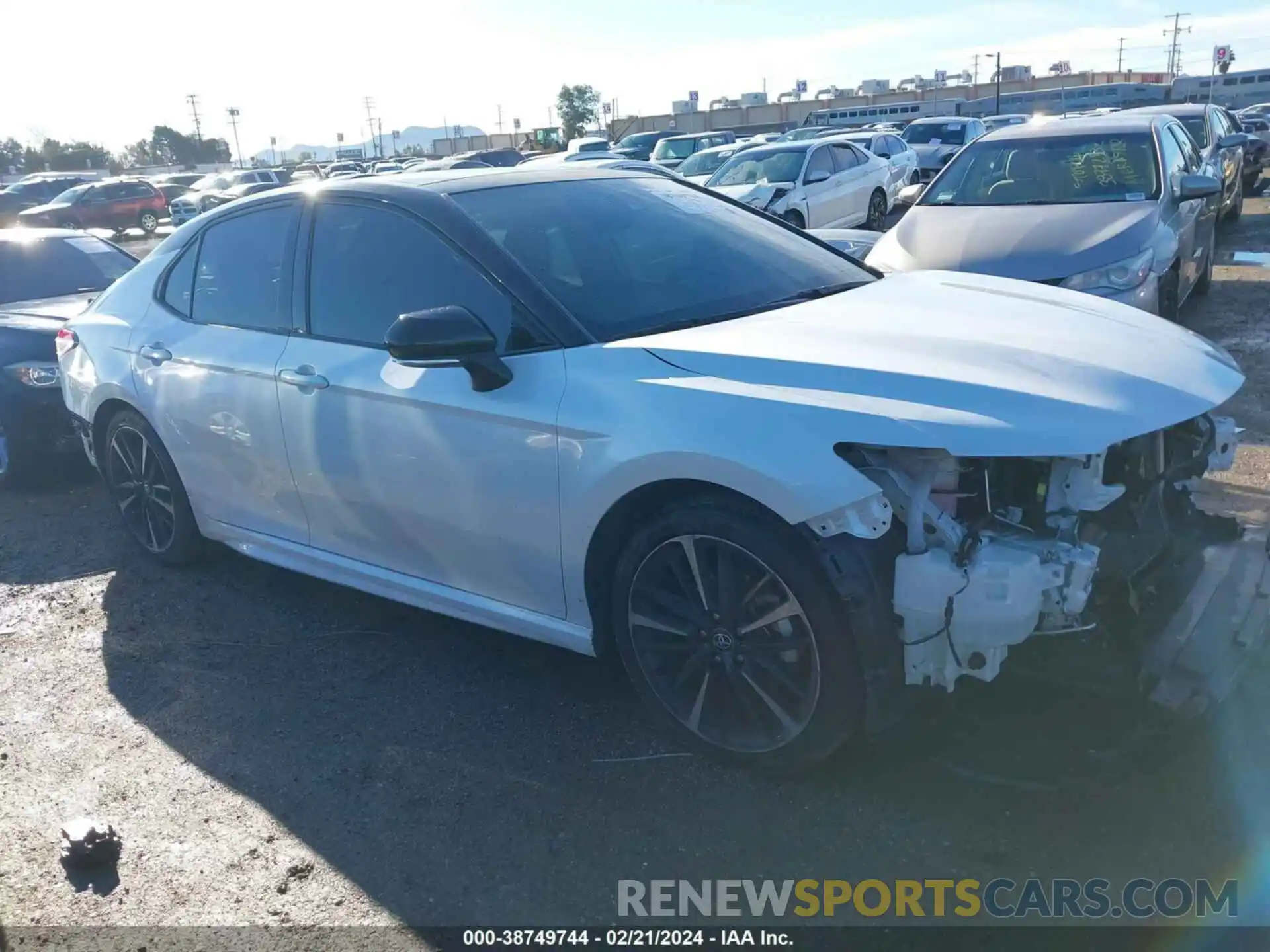 1 Photograph of a damaged car 4T1K61AKXLU337846 TOYOTA CAMRY 2020