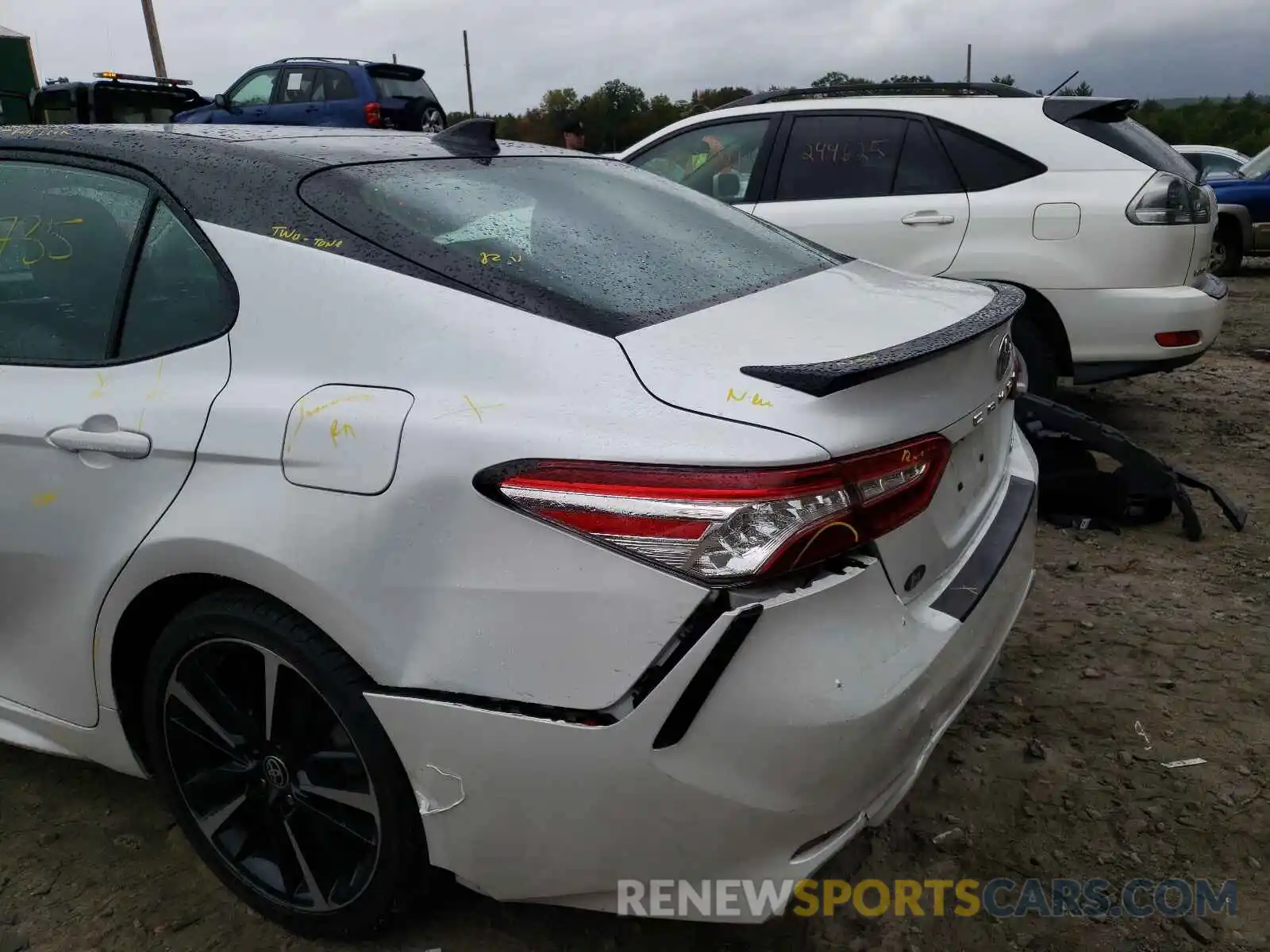 9 Photograph of a damaged car 4T1K61AKXLU357093 TOYOTA CAMRY 2020