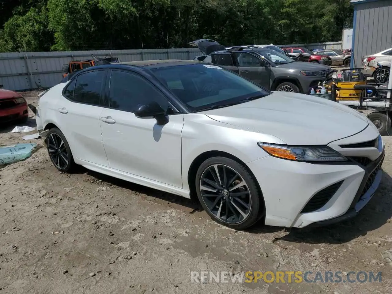 4 Photograph of a damaged car 4T1K61AKXLU360141 TOYOTA CAMRY 2020