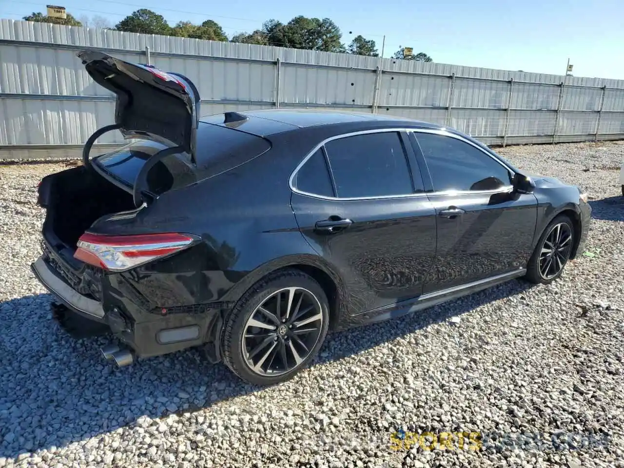 3 Photograph of a damaged car 4T1K61AKXLU361242 TOYOTA CAMRY 2020