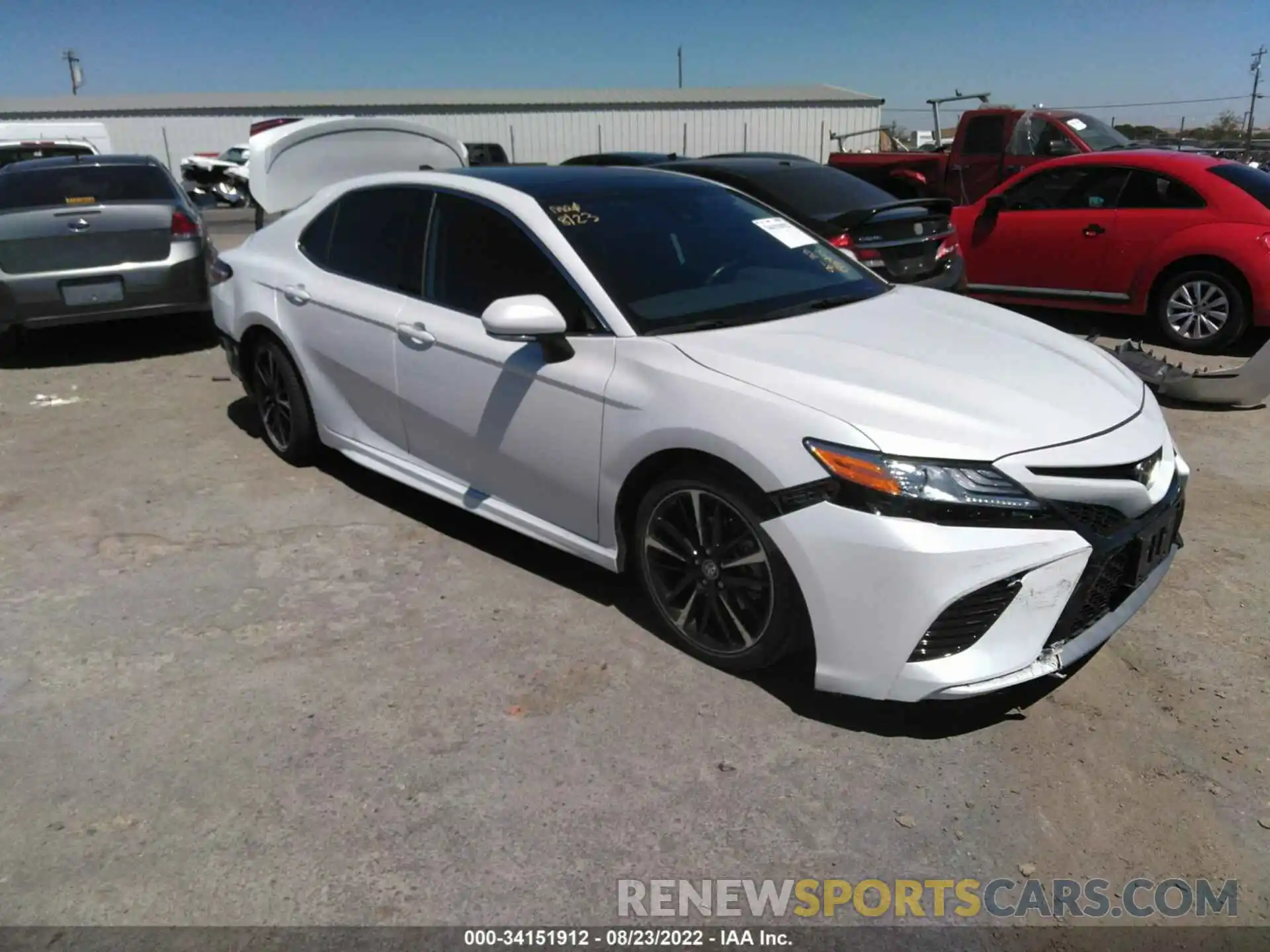 1 Photograph of a damaged car 4T1K61AKXLU363329 TOYOTA CAMRY 2020