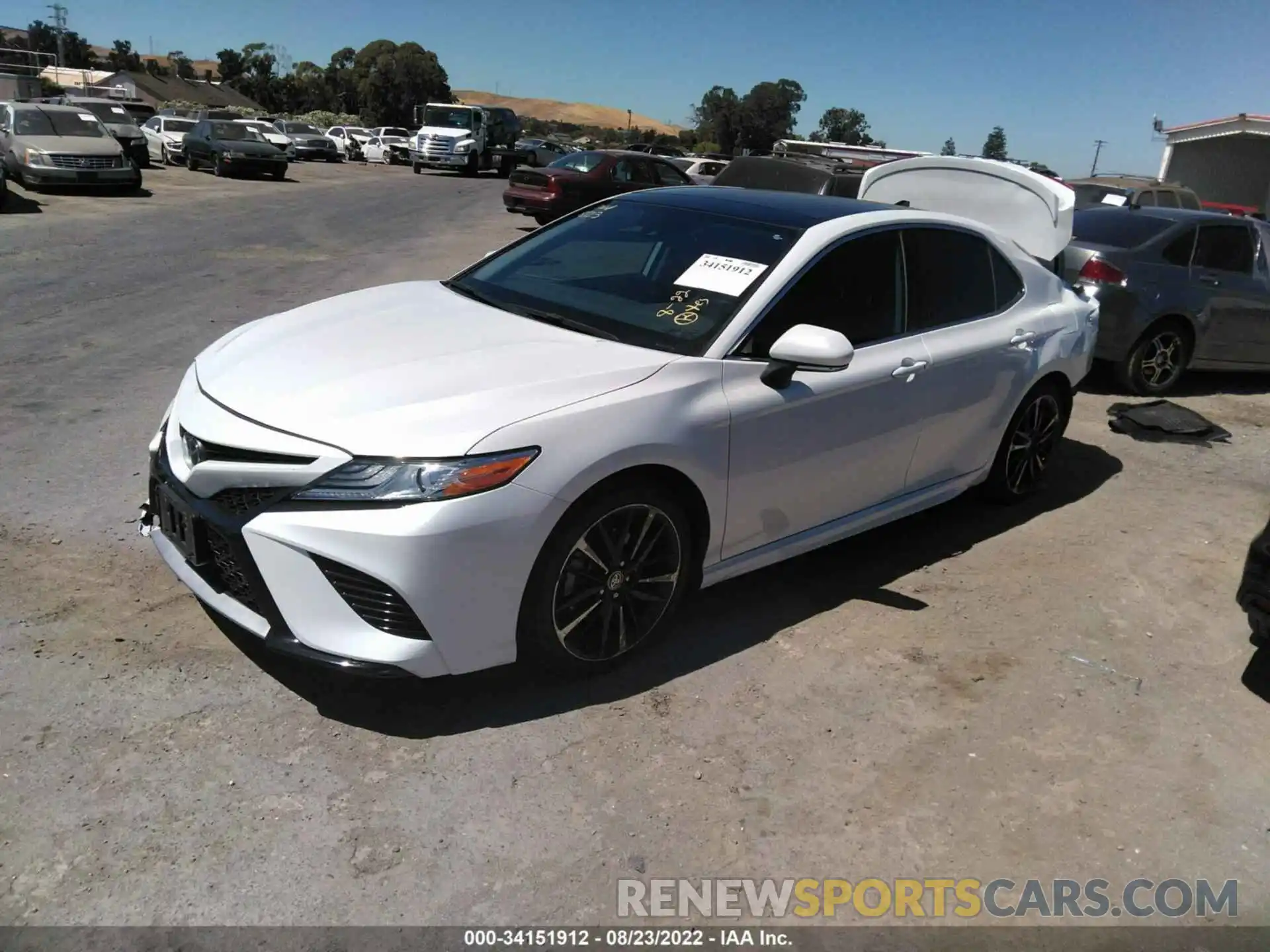 2 Photograph of a damaged car 4T1K61AKXLU363329 TOYOTA CAMRY 2020