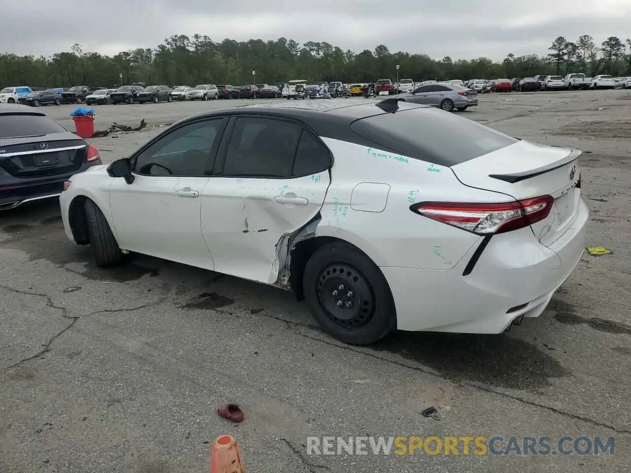 2 Photograph of a damaged car 4T1K61AKXLU374279 TOYOTA CAMRY 2020