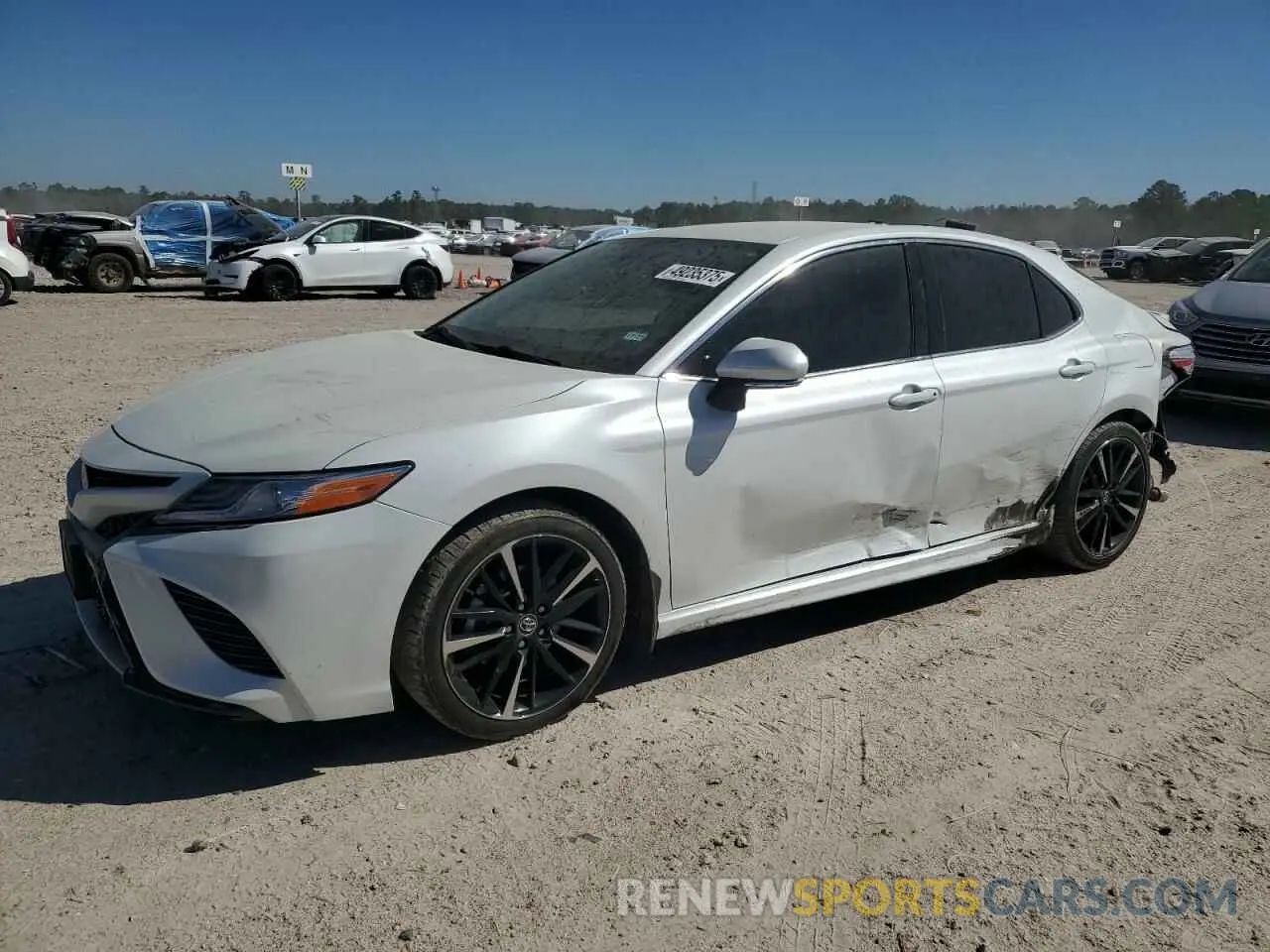 1 Photograph of a damaged car 4T1K61AKXLU872868 TOYOTA CAMRY 2020