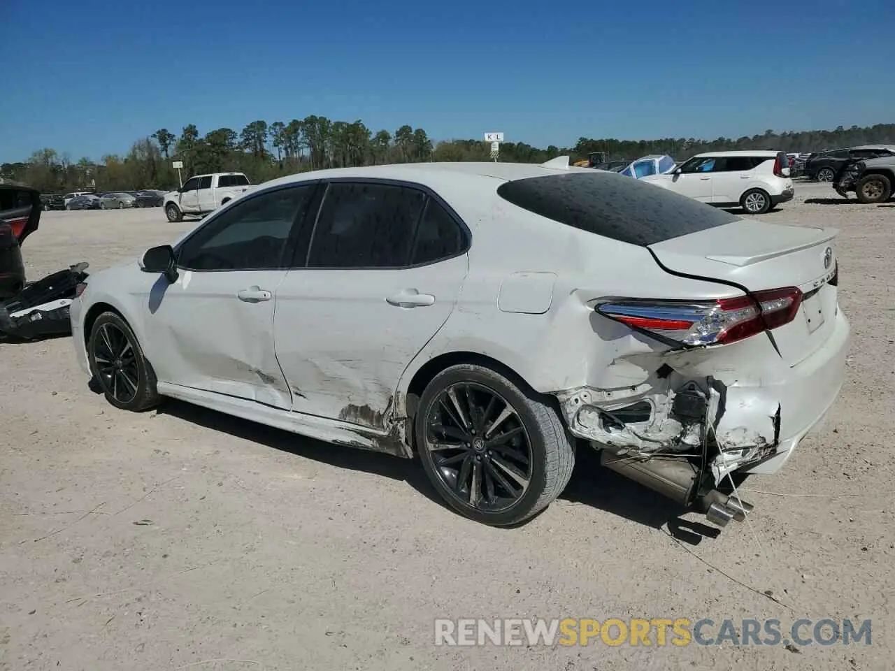 2 Photograph of a damaged car 4T1K61AKXLU872868 TOYOTA CAMRY 2020