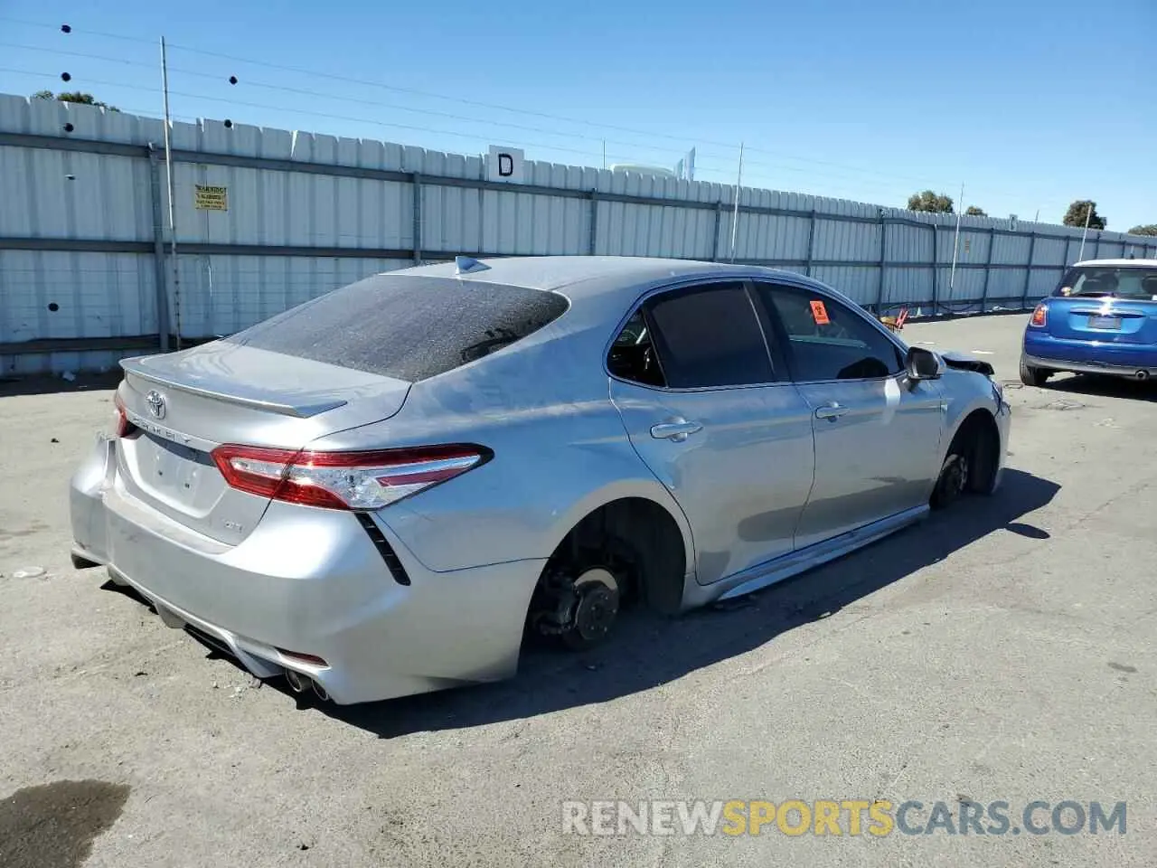 3 Photograph of a damaged car 4T1K61AKXLU936830 TOYOTA CAMRY 2020