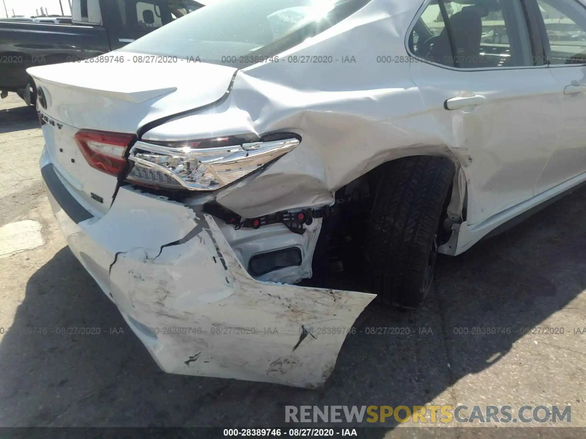 6 Photograph of a damaged car 4T1K61AKXLU985848 TOYOTA CAMRY 2020