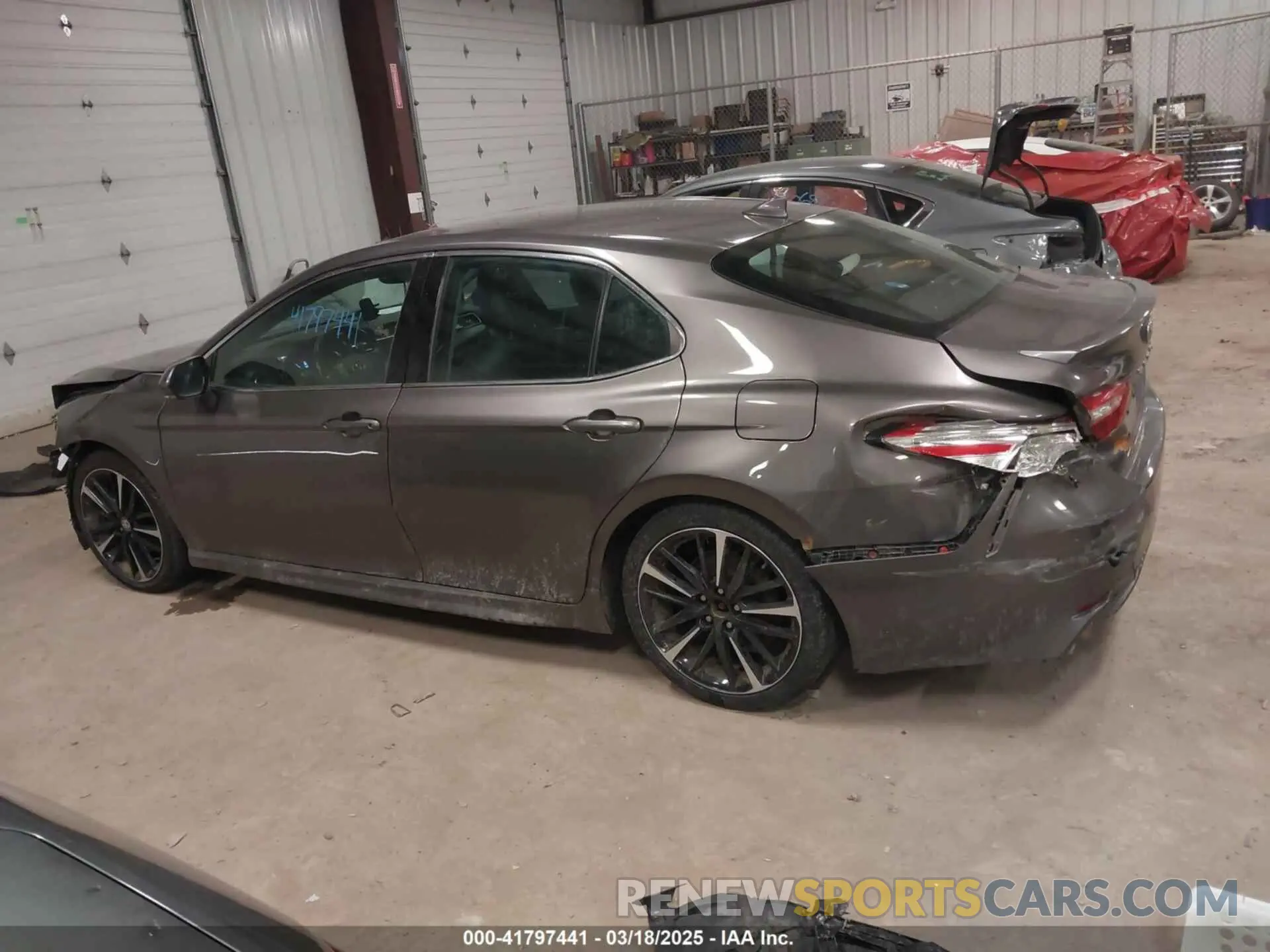 14 Photograph of a damaged car 4T1K61BK0LU001363 TOYOTA CAMRY 2020