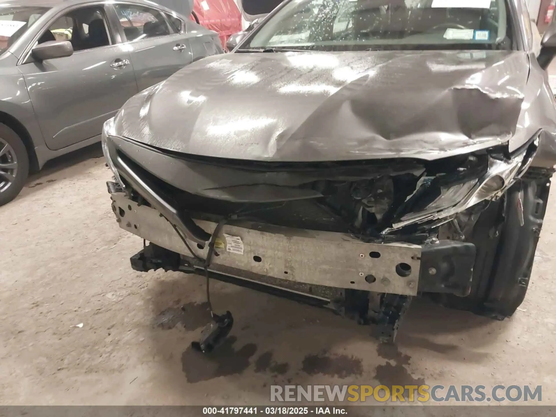 6 Photograph of a damaged car 4T1K61BK0LU001363 TOYOTA CAMRY 2020
