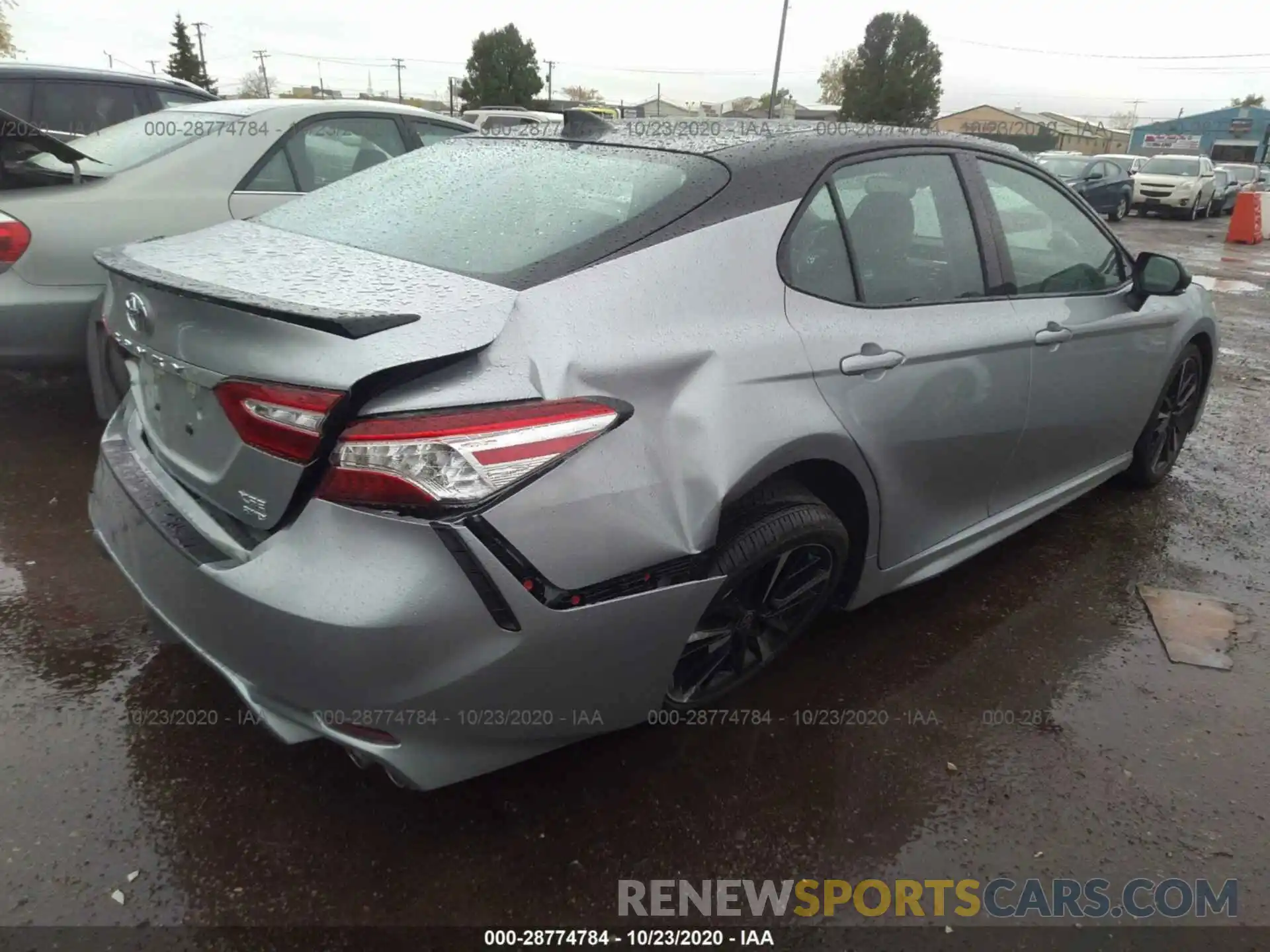 4 Photograph of a damaged car 4T1K61BK1LU014817 TOYOTA CAMRY 2020