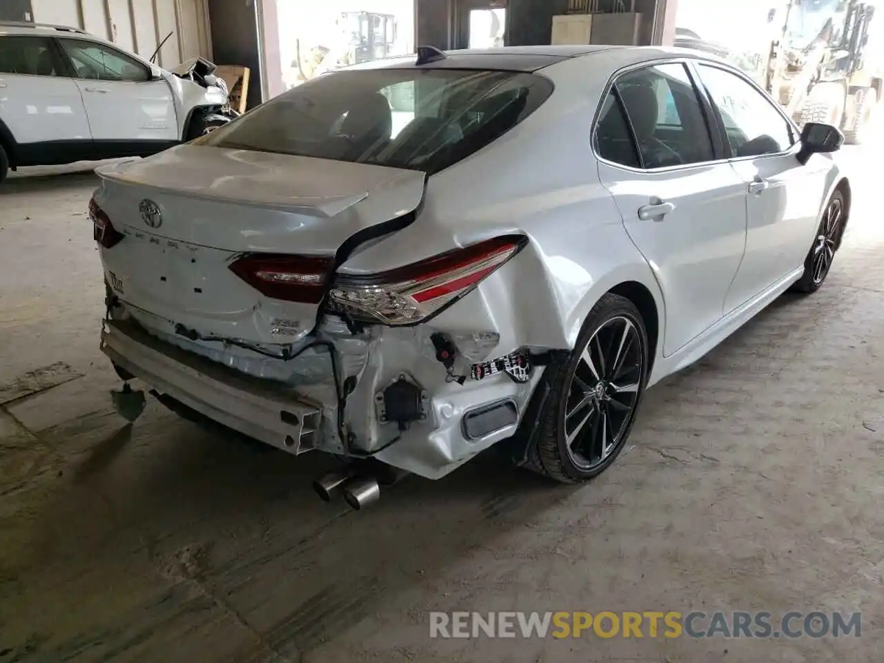 4 Photograph of a damaged car 4T1K61BK1LU015238 TOYOTA CAMRY 2020