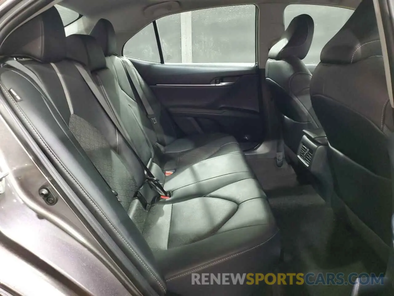 10 Photograph of a damaged car 4T1K61BK4LU014410 TOYOTA CAMRY 2020
