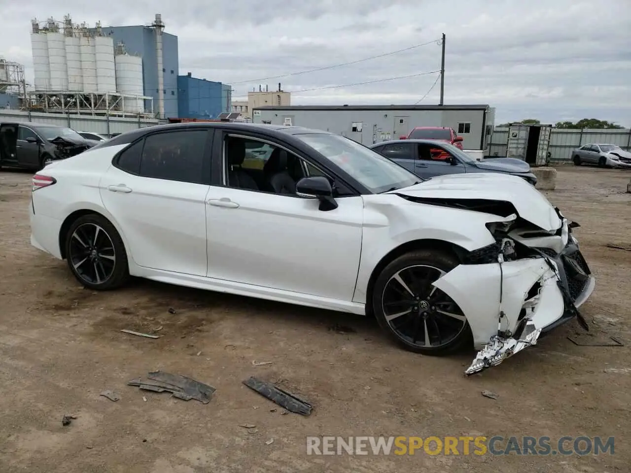 4 Photograph of a damaged car 4T1K61BK6LU001285 TOYOTA CAMRY 2020