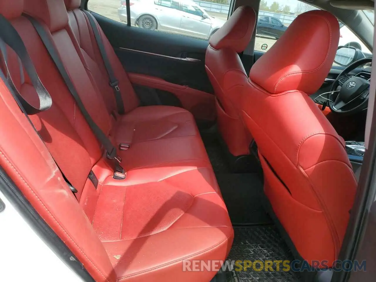 10 Photograph of a damaged car 4T1K61BK6LU002405 TOYOTA CAMRY 2020