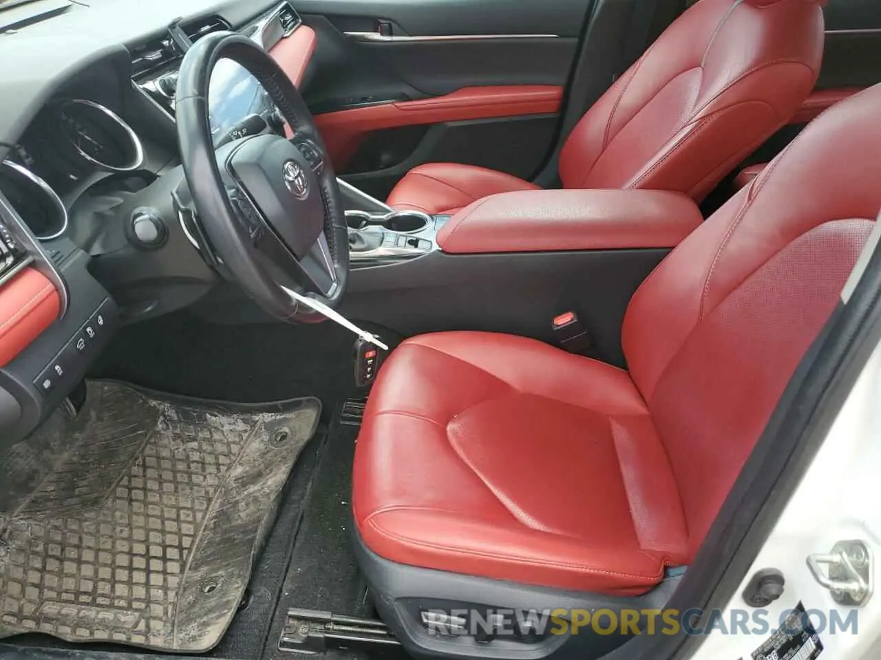 7 Photograph of a damaged car 4T1K61BK6LU002405 TOYOTA CAMRY 2020