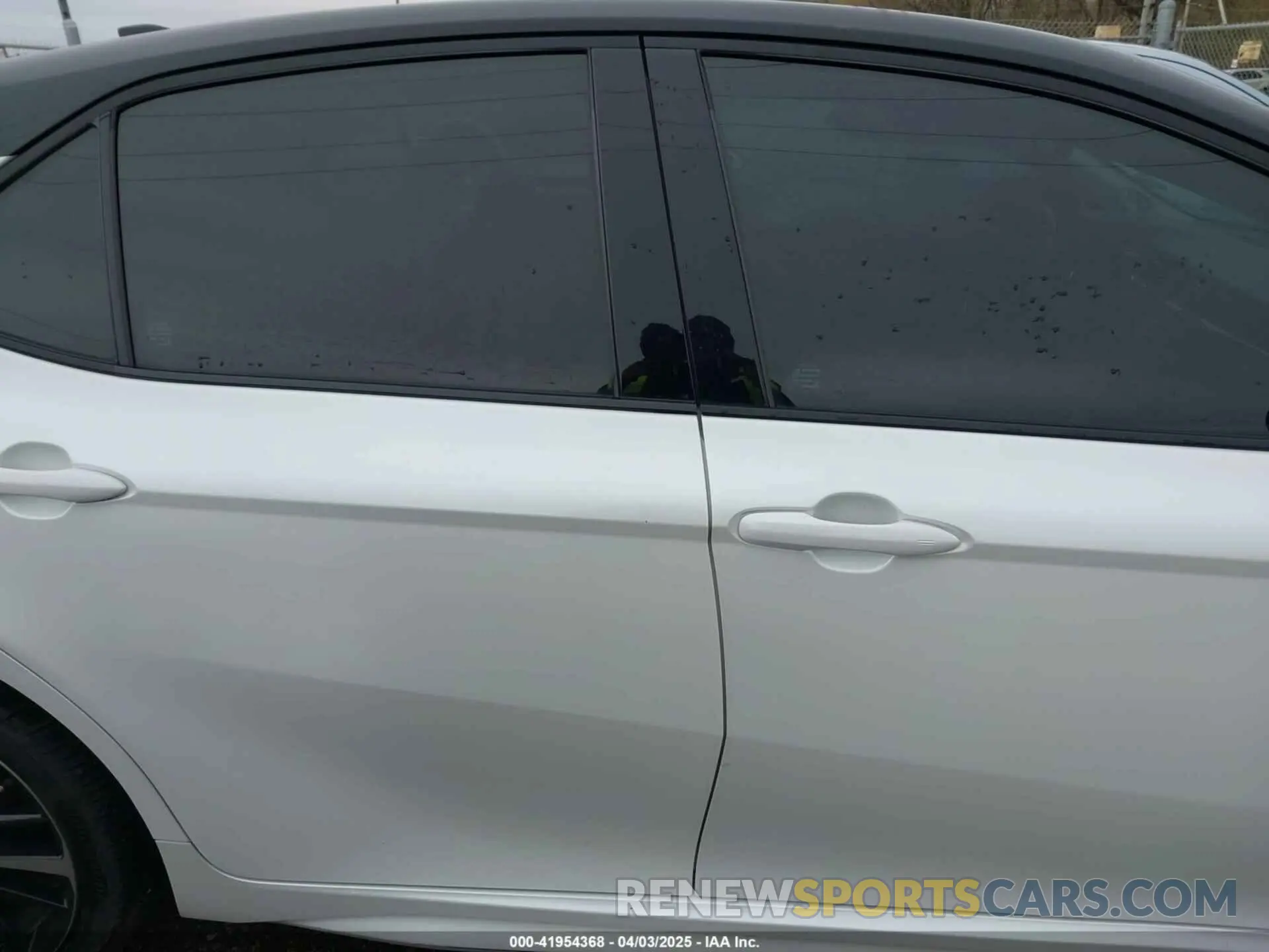 14 Photograph of a damaged car 4T1K61BK7LU015793 TOYOTA CAMRY 2020
