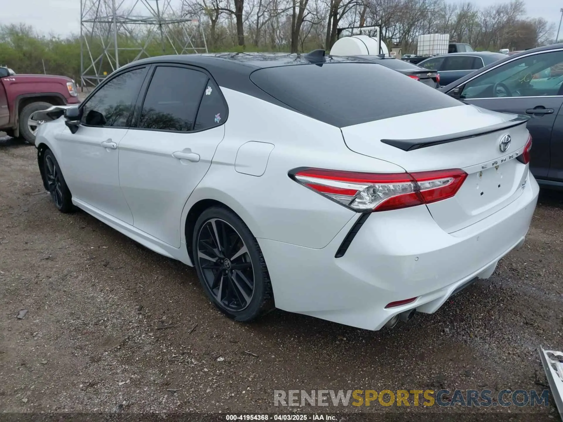 3 Photograph of a damaged car 4T1K61BK7LU015793 TOYOTA CAMRY 2020
