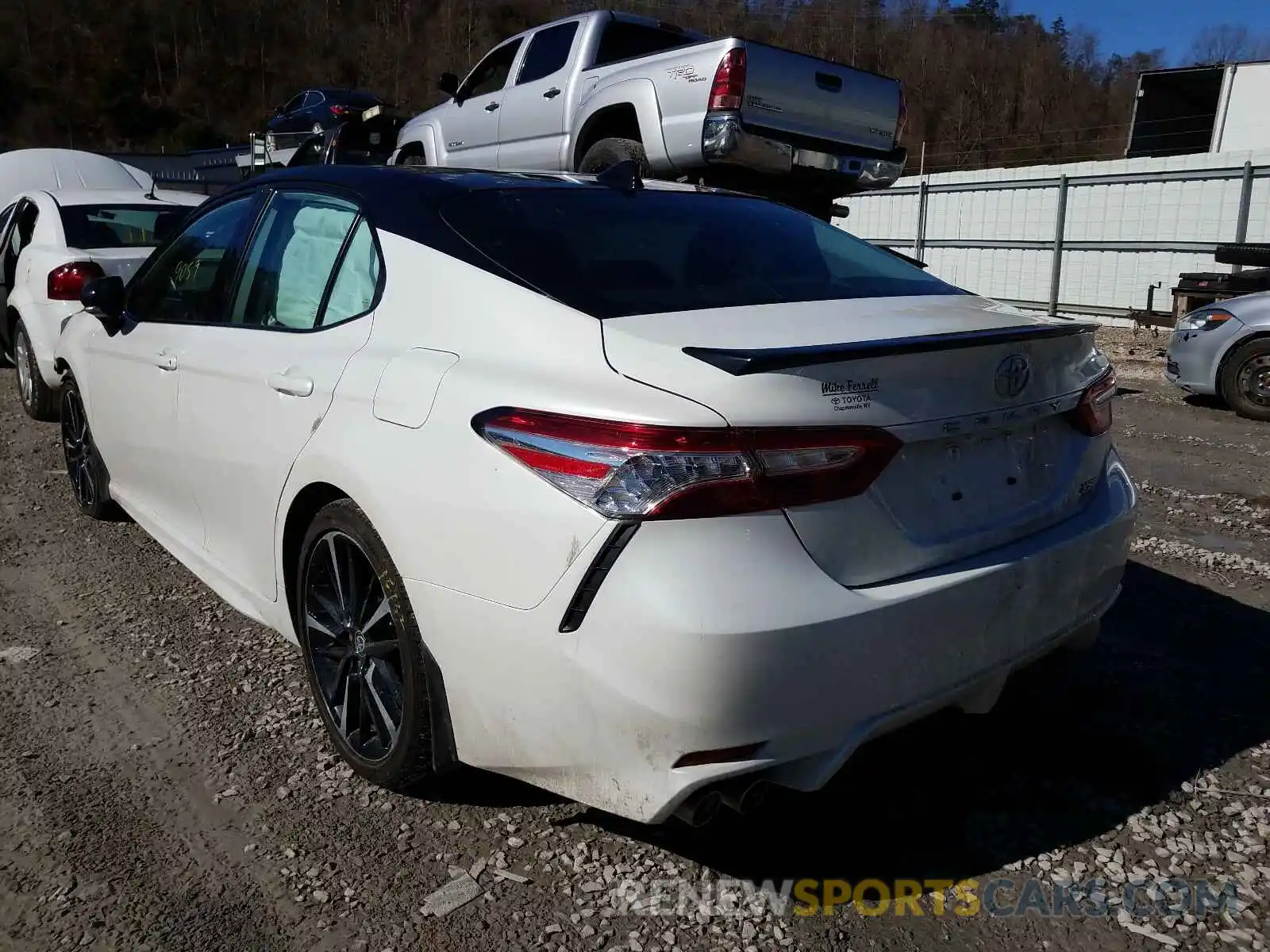 3 Photograph of a damaged car 4T1K61BK8LU014586 TOYOTA CAMRY 2020