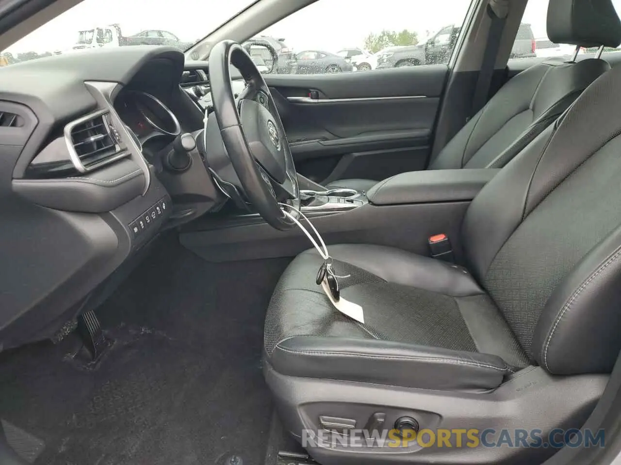 7 Photograph of a damaged car 4T1K61BK8LU018119 TOYOTA CAMRY 2020