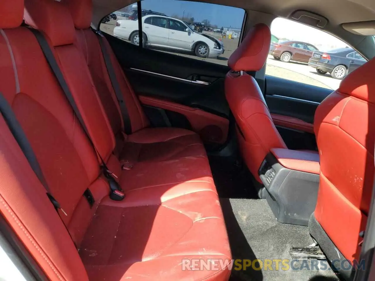 10 Photograph of a damaged car 4T1K61BK9LU006528 TOYOTA CAMRY 2020