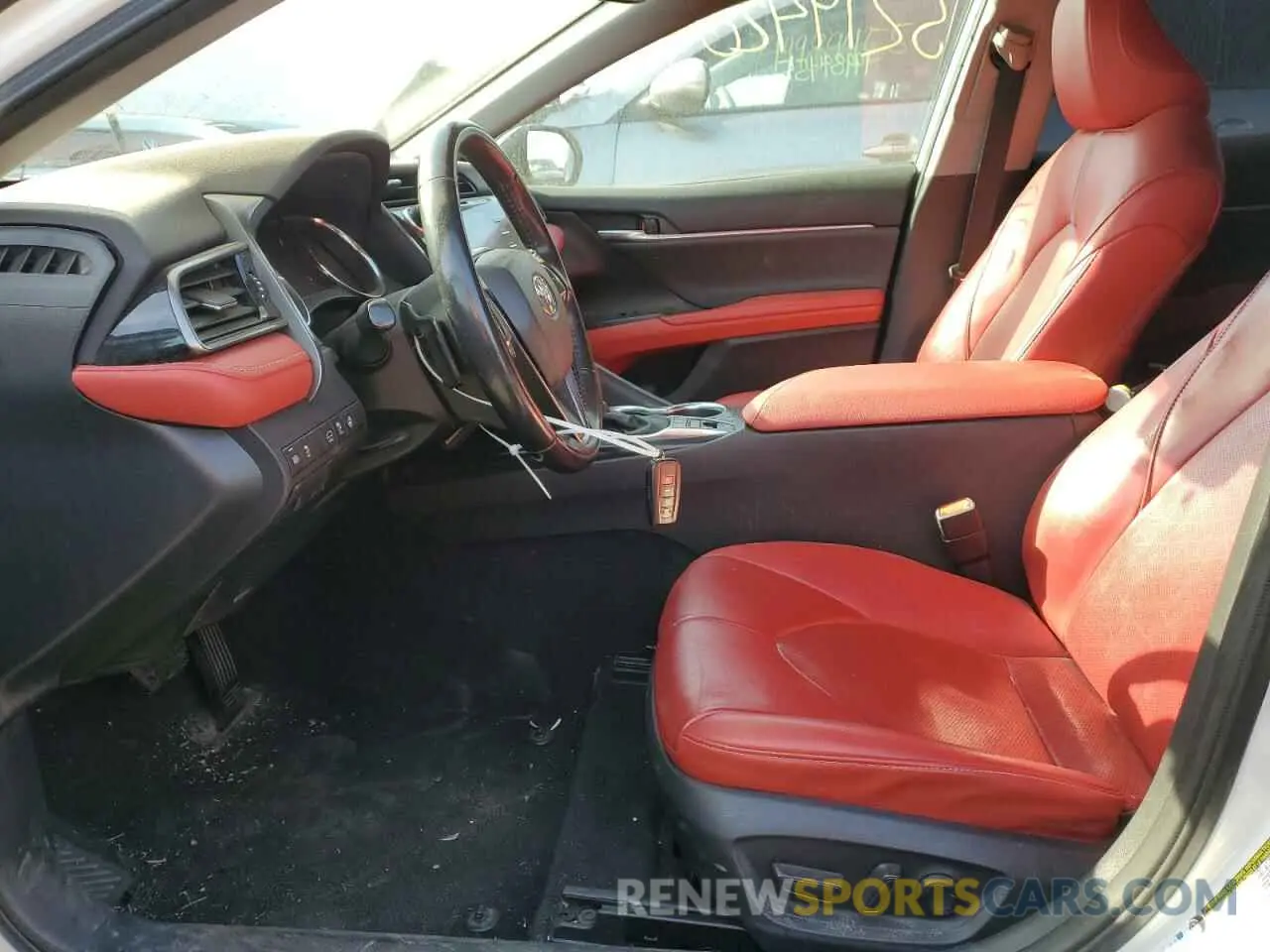 7 Photograph of a damaged car 4T1K61BK9LU006528 TOYOTA CAMRY 2020