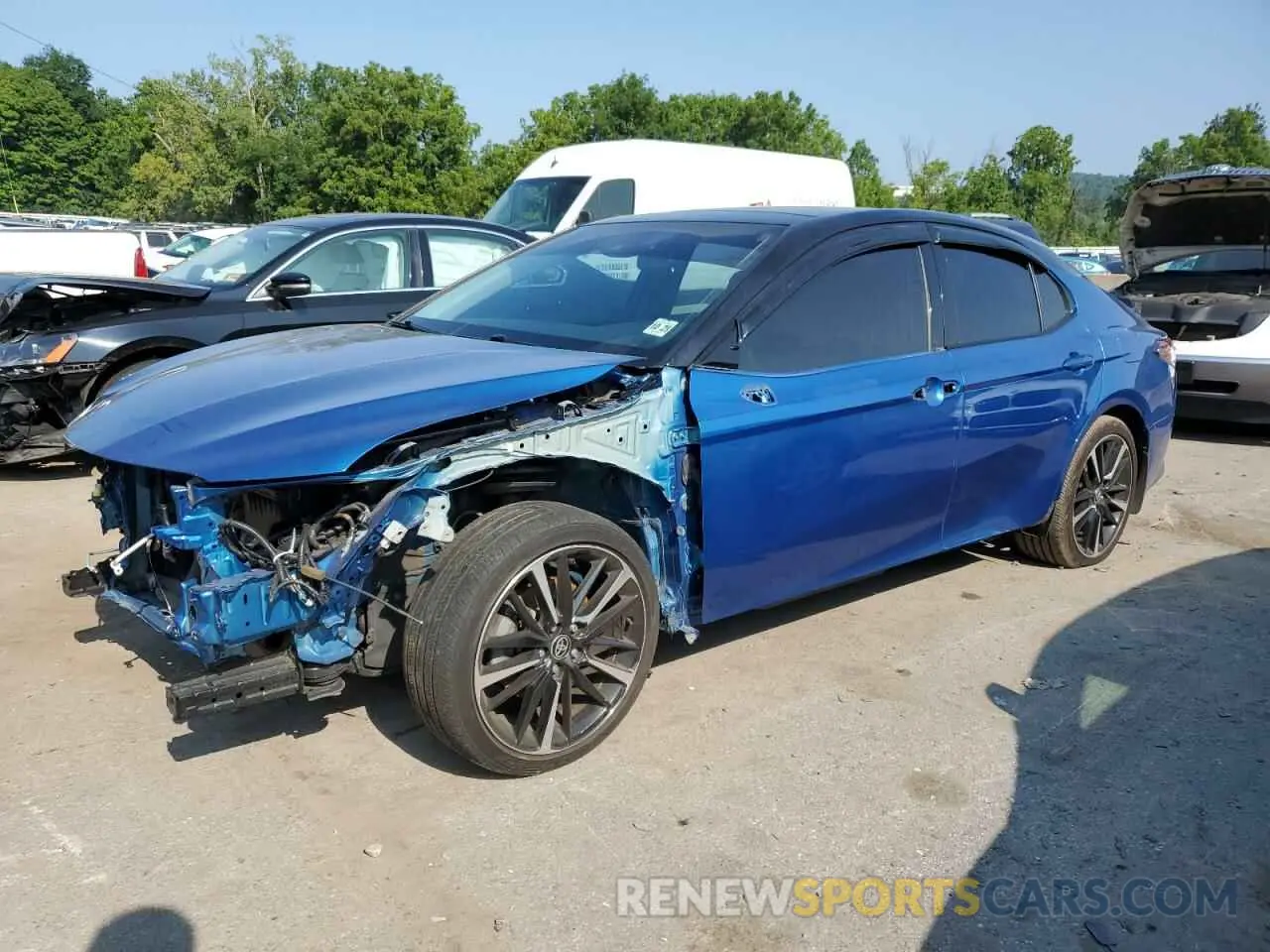1 Photograph of a damaged car 4T1K61BK9LU015407 TOYOTA CAMRY 2020