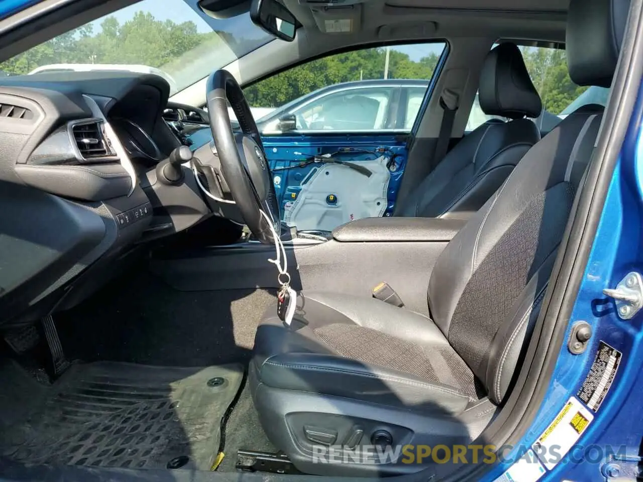 7 Photograph of a damaged car 4T1K61BK9LU015407 TOYOTA CAMRY 2020