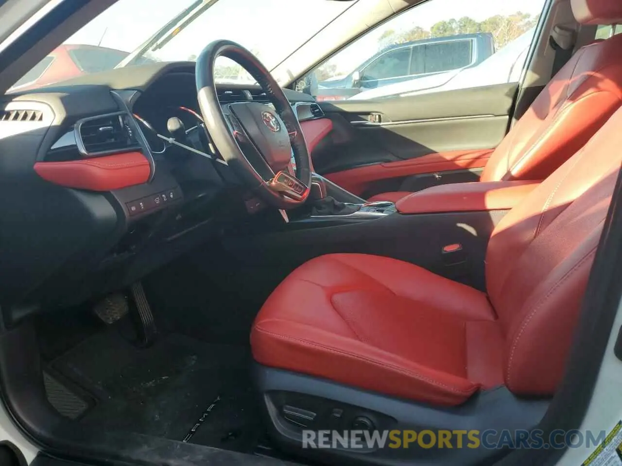 7 Photograph of a damaged car 4T1K61BKXLU016839 TOYOTA CAMRY 2020