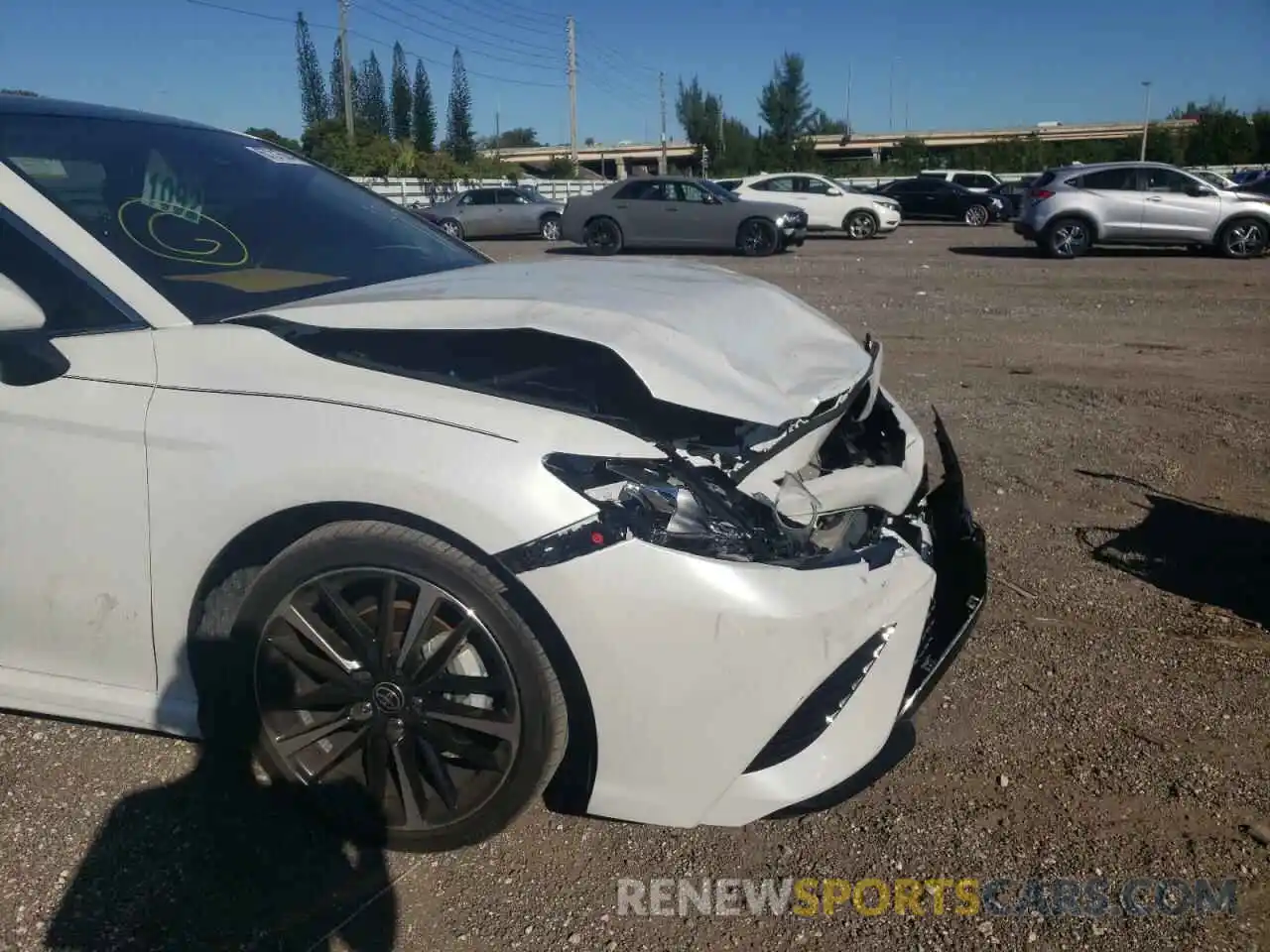 9 Photograph of a damaged car 4T1KZ1AK0LU040950 TOYOTA CAMRY 2020