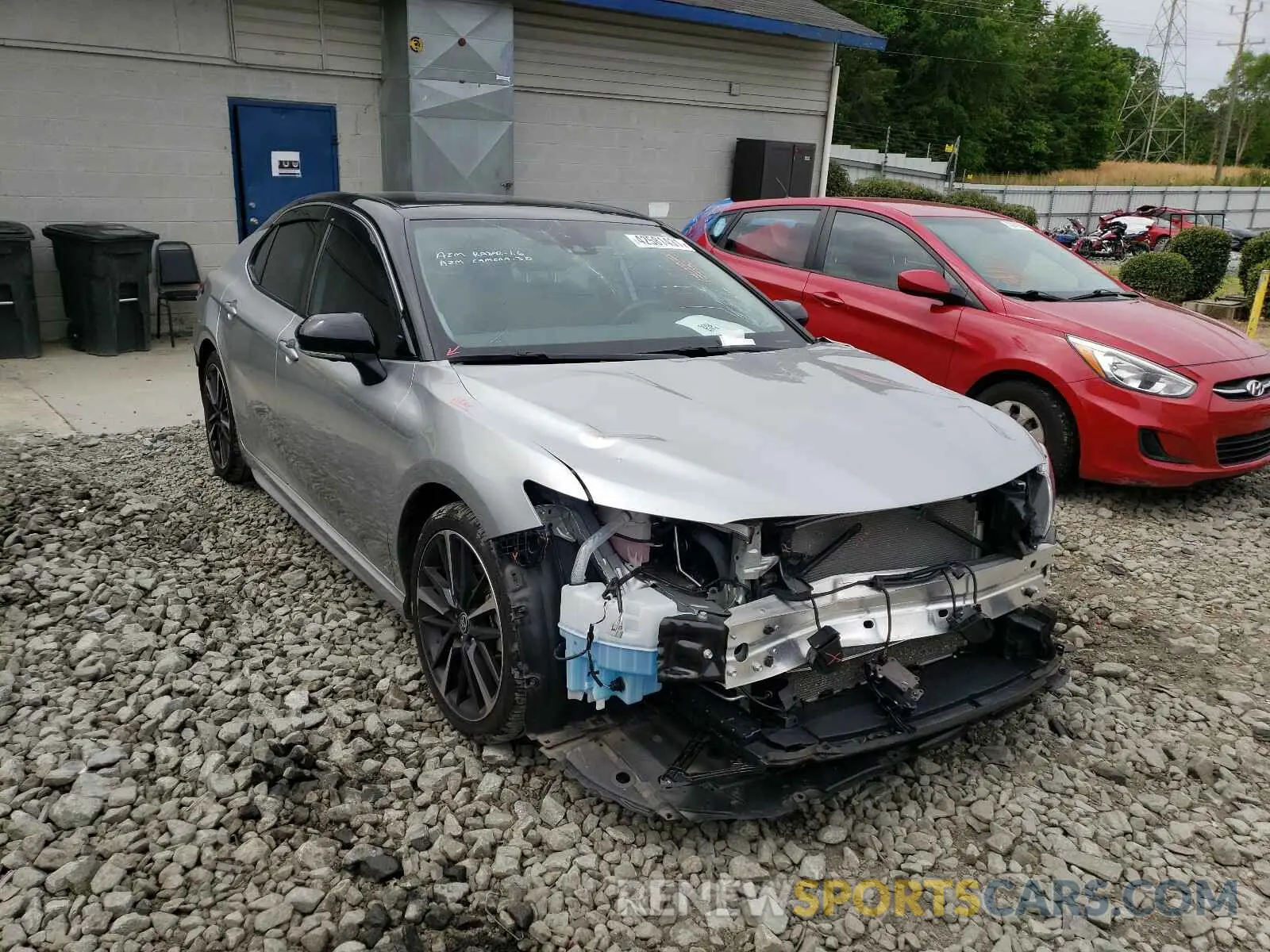 1 Photograph of a damaged car 4T1KZ1AK0LU042956 TOYOTA CAMRY 2020