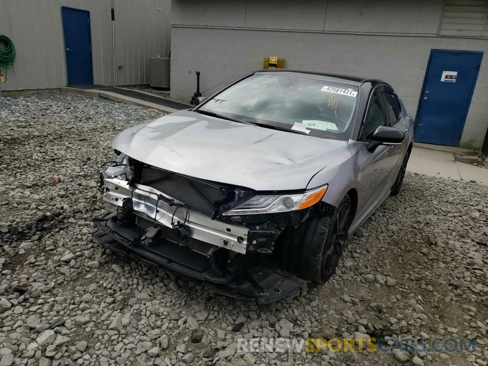 2 Photograph of a damaged car 4T1KZ1AK0LU042956 TOYOTA CAMRY 2020