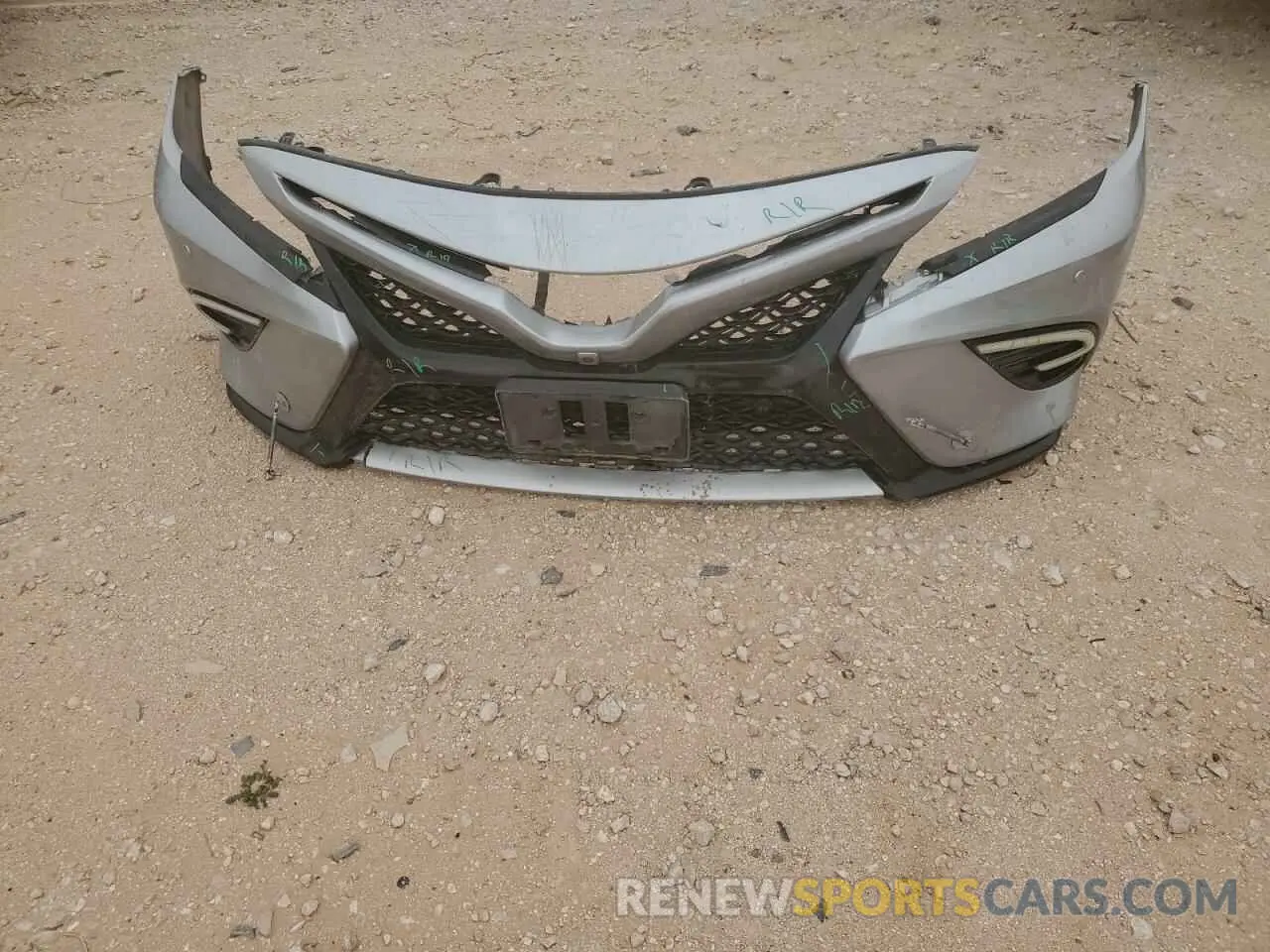 12 Photograph of a damaged car 4T1KZ1AK0LU045677 TOYOTA CAMRY 2020
