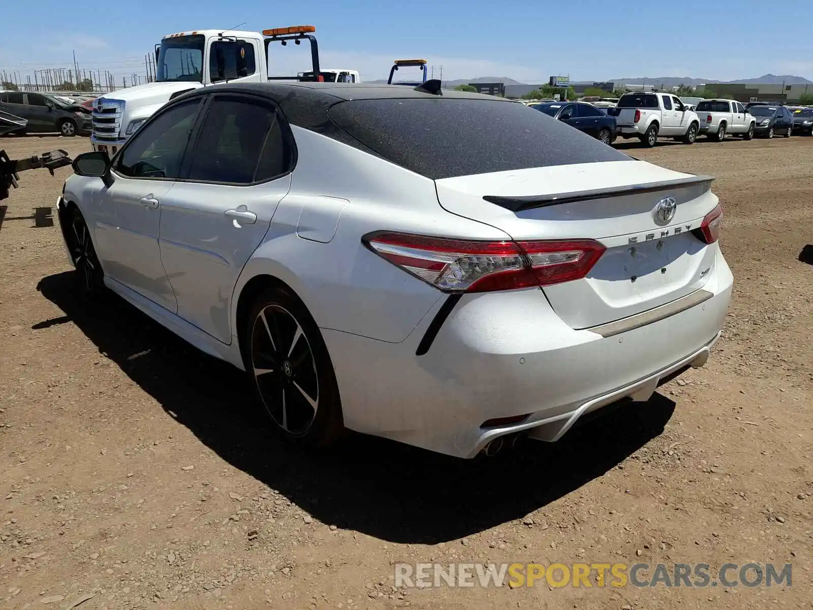 3 Photograph of a damaged car 4T1KZ1AK1LU033358 TOYOTA CAMRY 2020