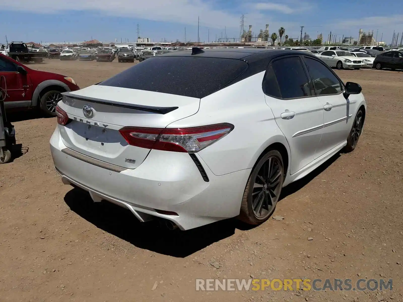 4 Photograph of a damaged car 4T1KZ1AK1LU033358 TOYOTA CAMRY 2020