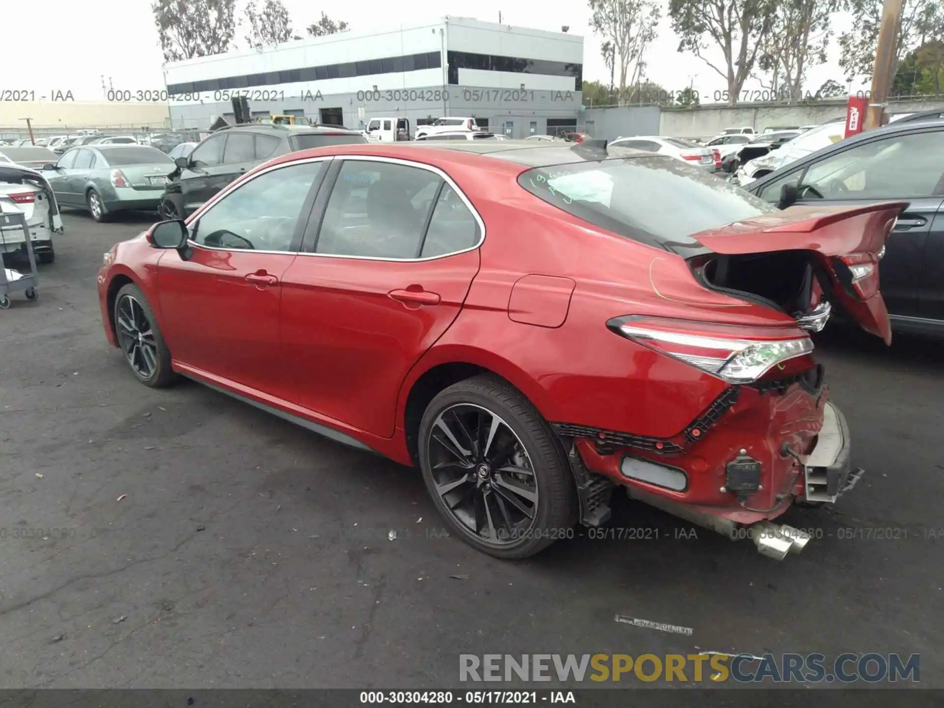 3 Photograph of a damaged car 4T1KZ1AK1LU034025 TOYOTA CAMRY 2020