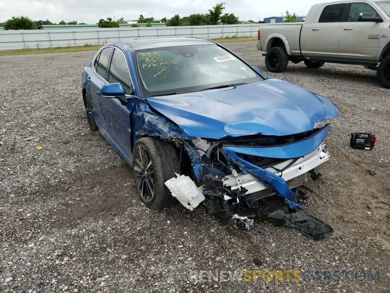 1 Photograph of a damaged car 4T1KZ1AK1LU034977 TOYOTA CAMRY 2020