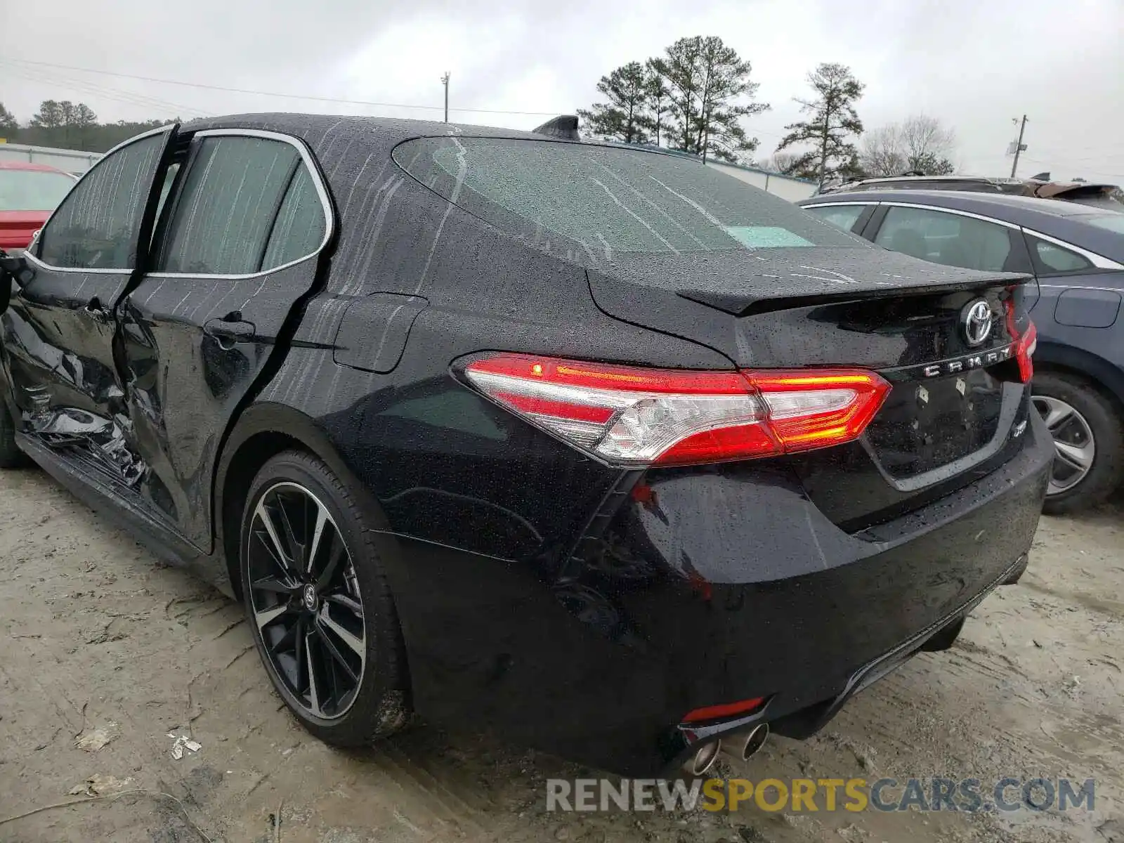 10 Photograph of a damaged car 4T1KZ1AK1LU038625 TOYOTA CAMRY 2020