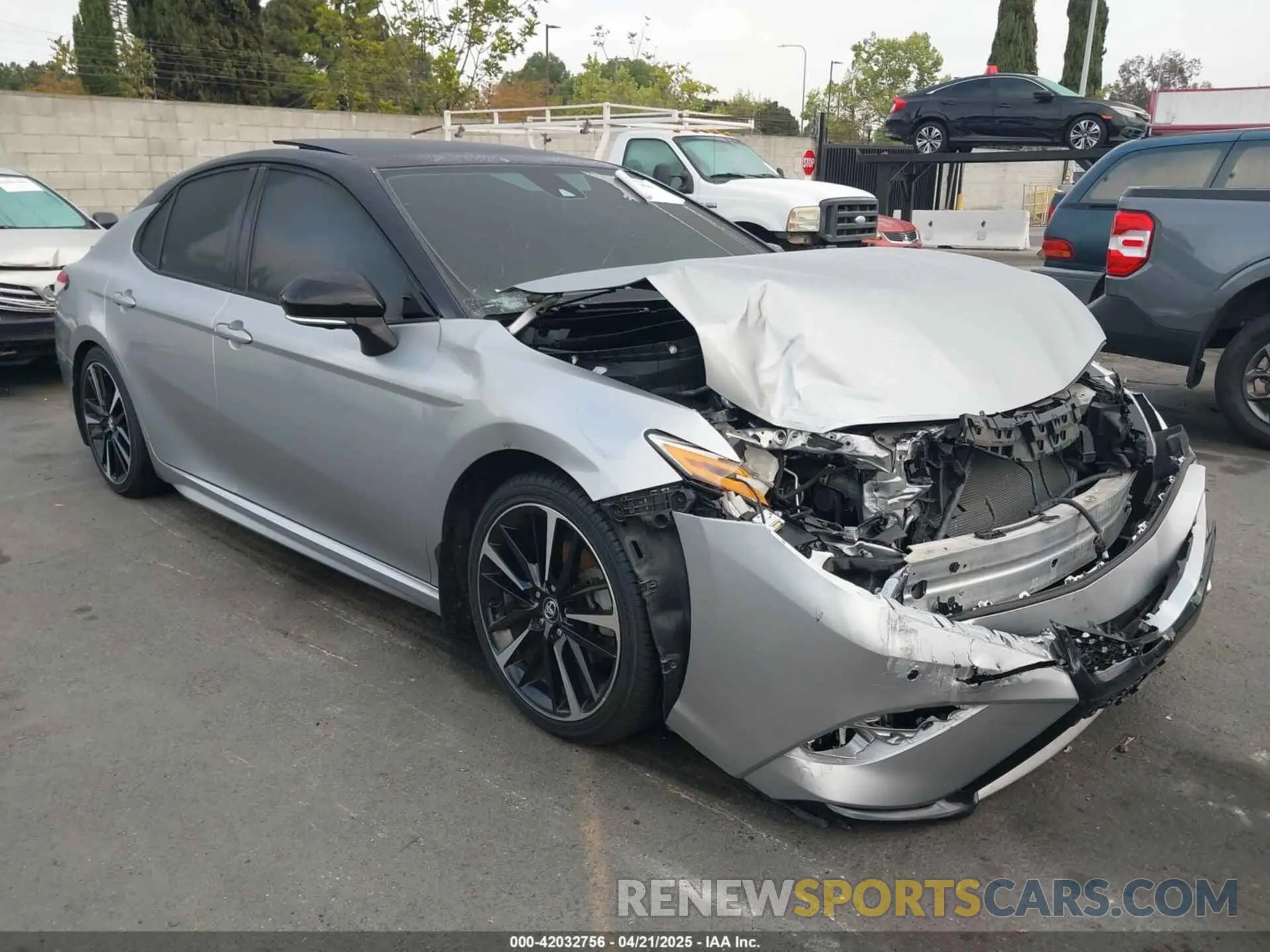 13 Photograph of a damaged car 4T1KZ1AK1LU038866 TOYOTA CAMRY 2020