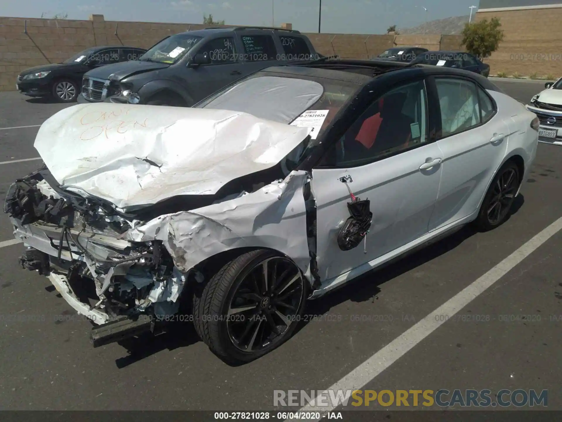 2 Photograph of a damaged car 4T1KZ1AK1LU040486 TOYOTA CAMRY 2020