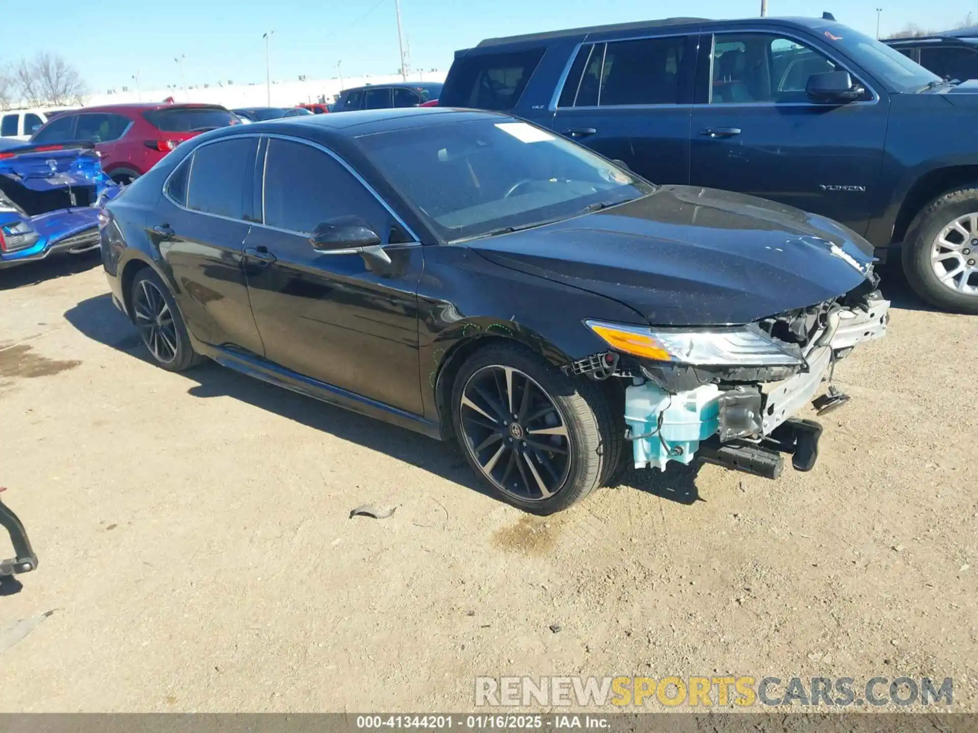 1 Photograph of a damaged car 4T1KZ1AK1LU045431 TOYOTA CAMRY 2020