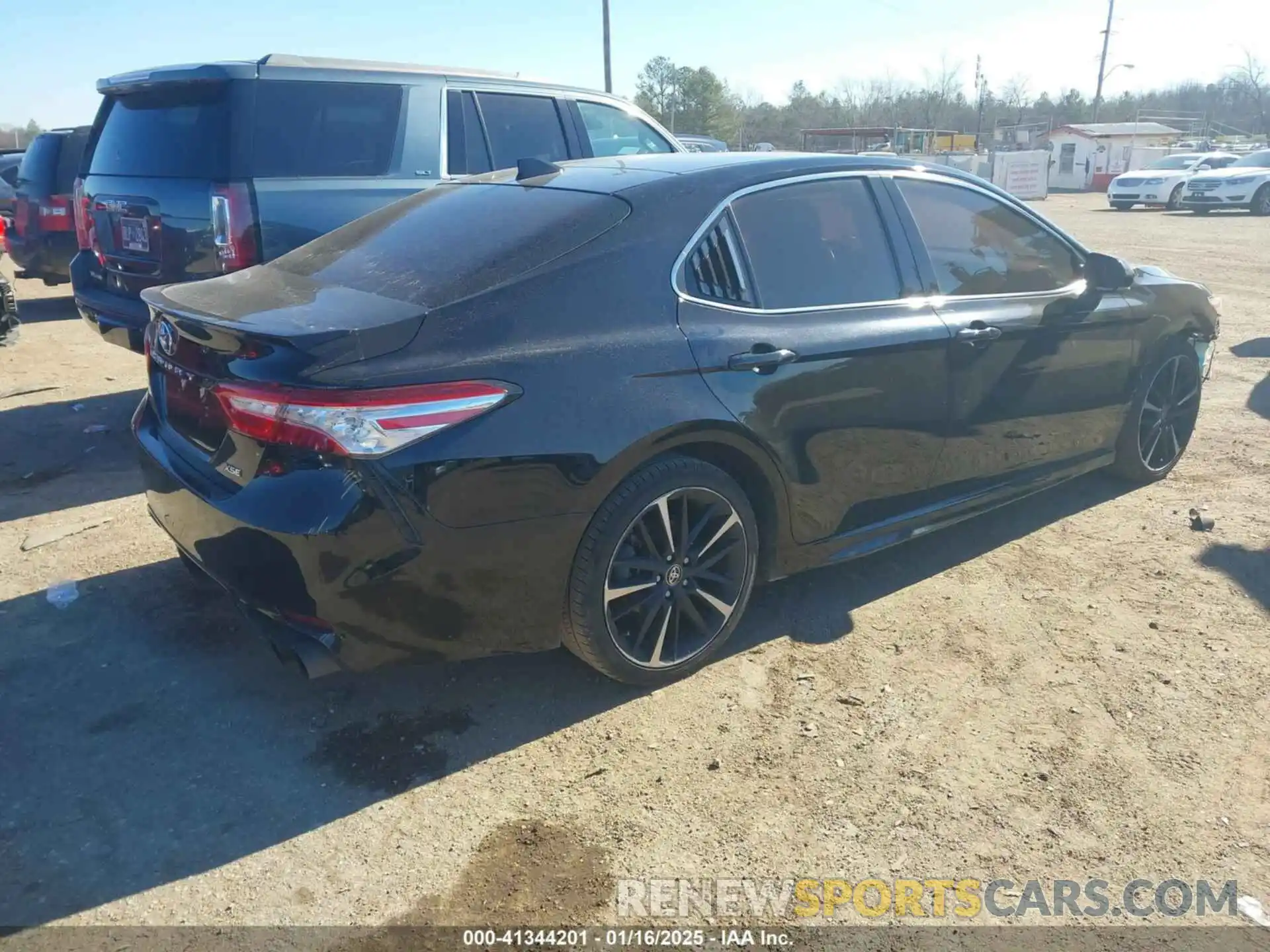 4 Photograph of a damaged car 4T1KZ1AK1LU045431 TOYOTA CAMRY 2020