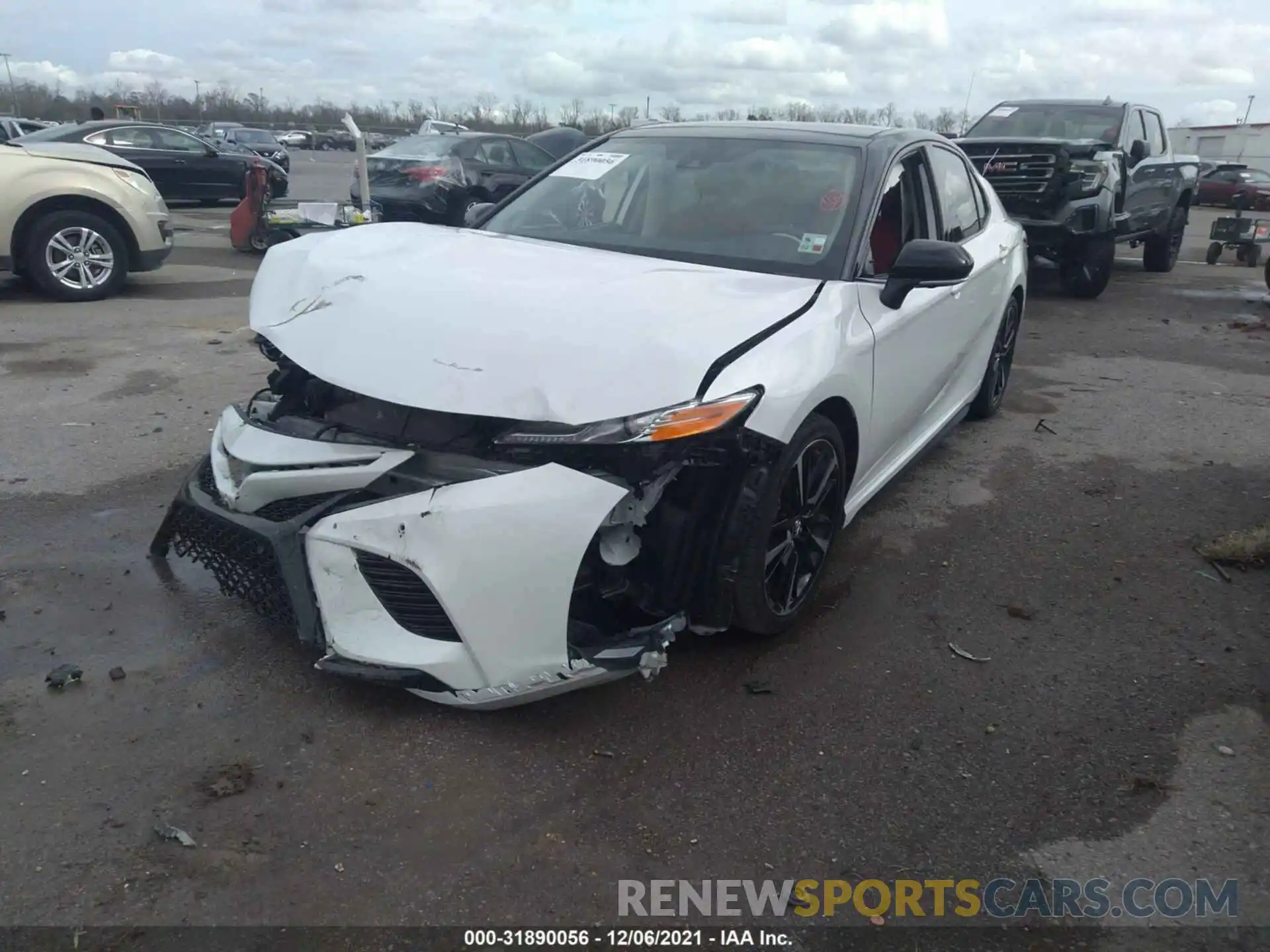 2 Photograph of a damaged car 4T1KZ1AK2LU034583 TOYOTA CAMRY 2020