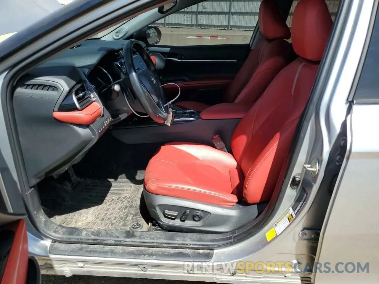 7 Photograph of a damaged car 4T1KZ1AK2LU035216 TOYOTA CAMRY 2020