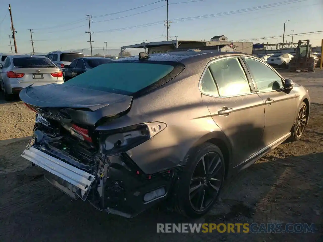 4 Photograph of a damaged car 4T1KZ1AK2LU036916 TOYOTA CAMRY 2020