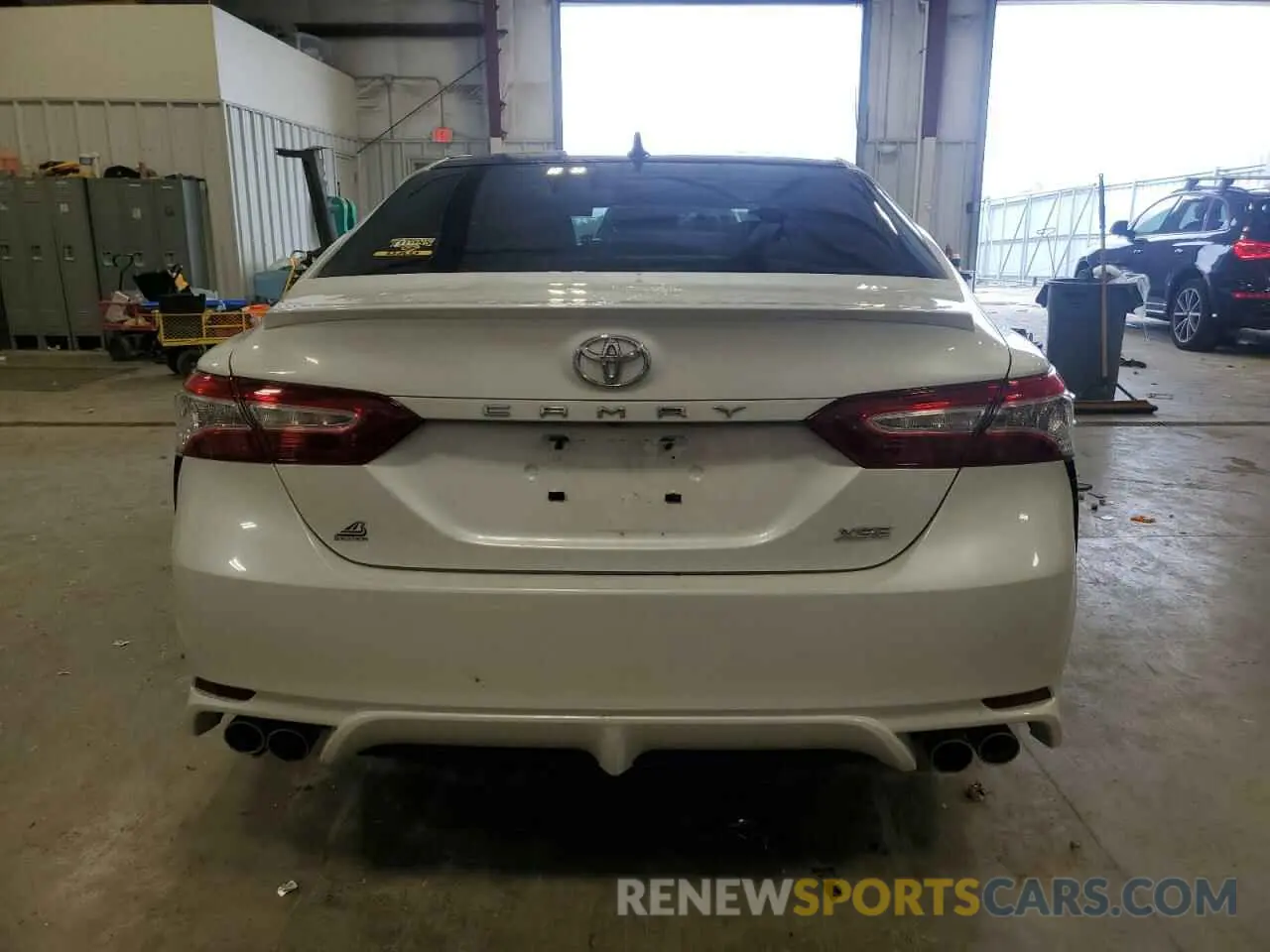 6 Photograph of a damaged car 4T1KZ1AK2LU040660 TOYOTA CAMRY 2020