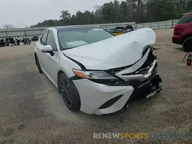 11 Photograph of a damaged car 4T1KZ1AK2LU043784 TOYOTA CAMRY 2020
