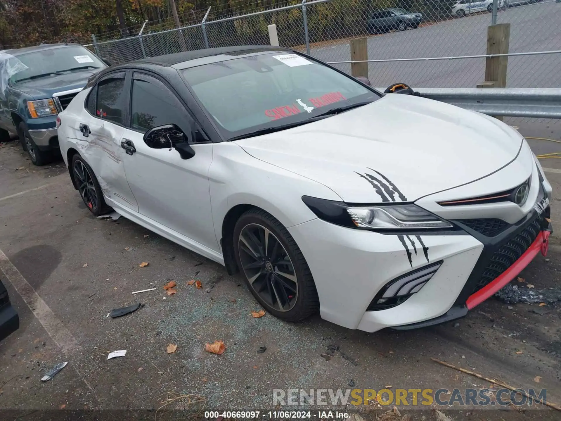 1 Photograph of a damaged car 4T1KZ1AK2LU045194 TOYOTA CAMRY 2020